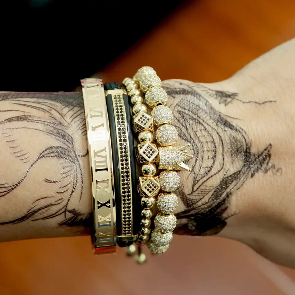 Conjunto 4 Pulseiras em Dourado